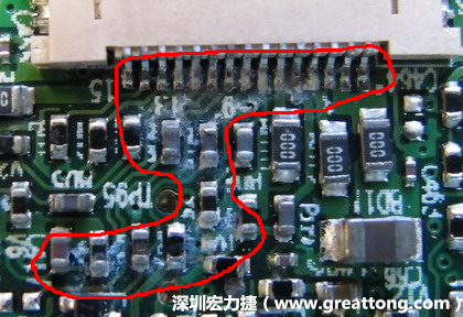 電路板疑似腐蝕氧化，懷疑電流異常過熱造成