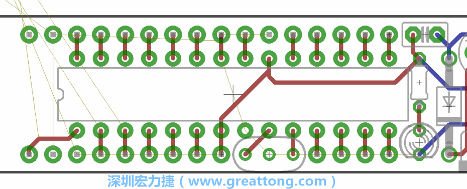 諧振器應(yīng)擺放在ATmega微控制器的針腳8、9和10旁邊，在共鳴器和微控制器中間的高頻信號線應(yīng)該要愈短愈好，此外，其它的信號線應(yīng)該要遠(yuǎn)離這個(gè)區(qū)域且配置在諧振器的下方，這樣做是為了防止不必要的無線電波干擾。