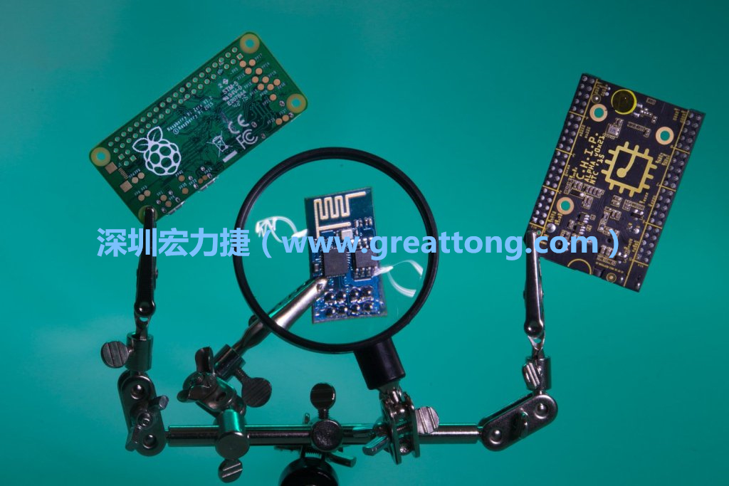 A Raspberry Pi Zero、ESP8266和CHIP。